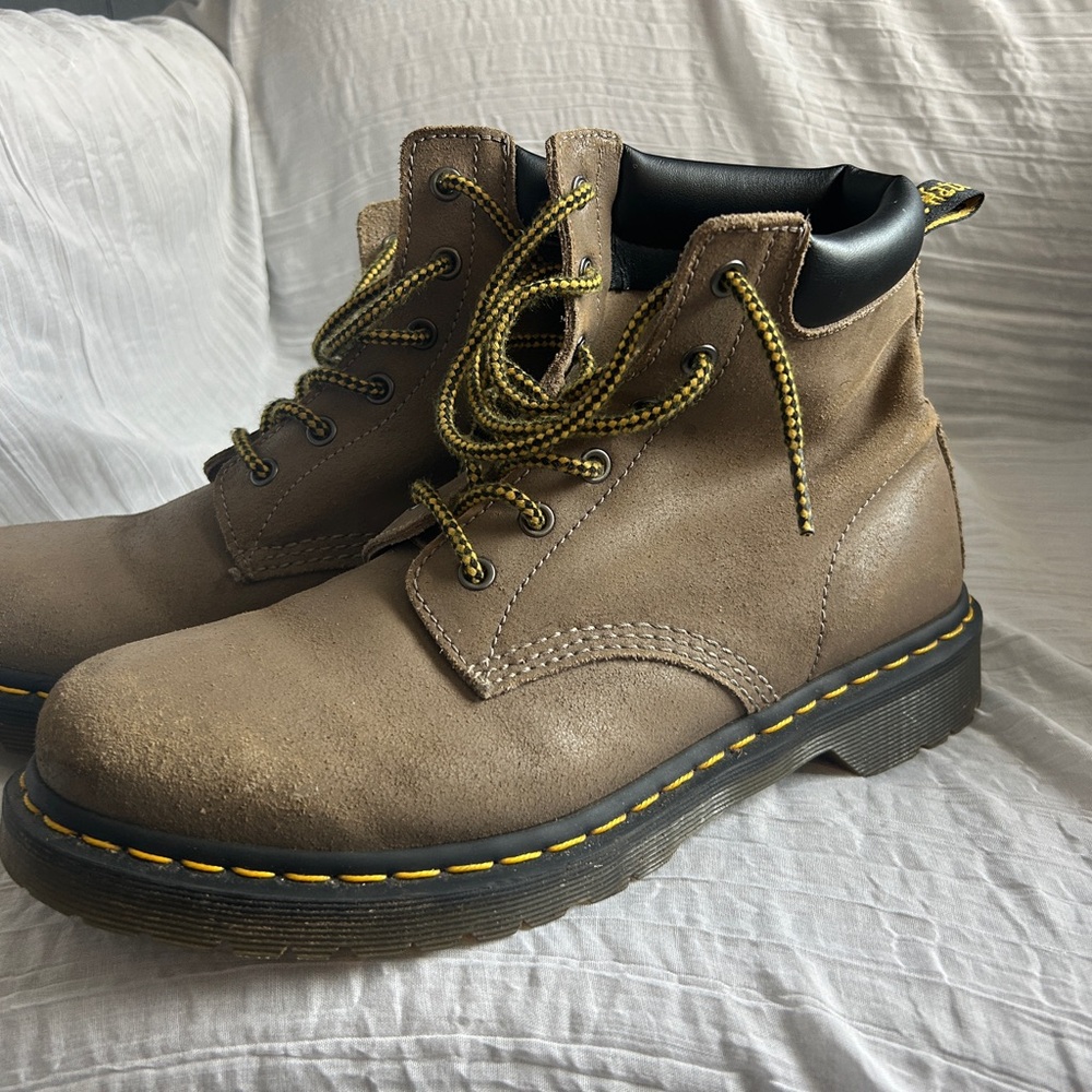 Dr. Martens Men's Tan Leather Boots